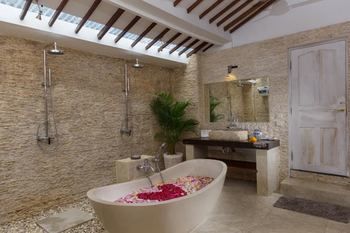 Deluxe * Seminyak (Bali)